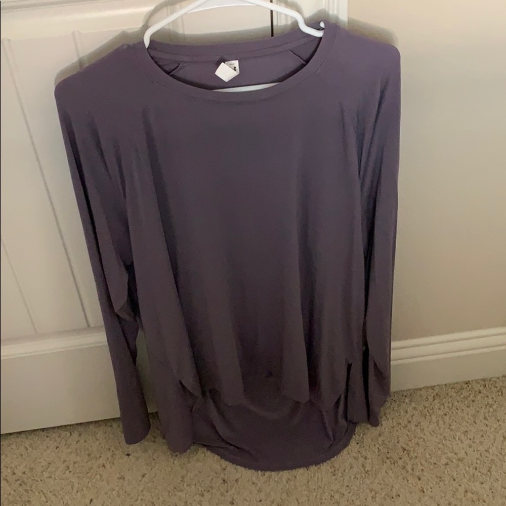Loose fit under armor long sleeve